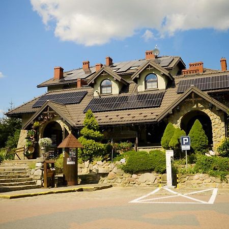 Hotel Restauracja Jas Wedrowniczek Rymanow Exterior photo