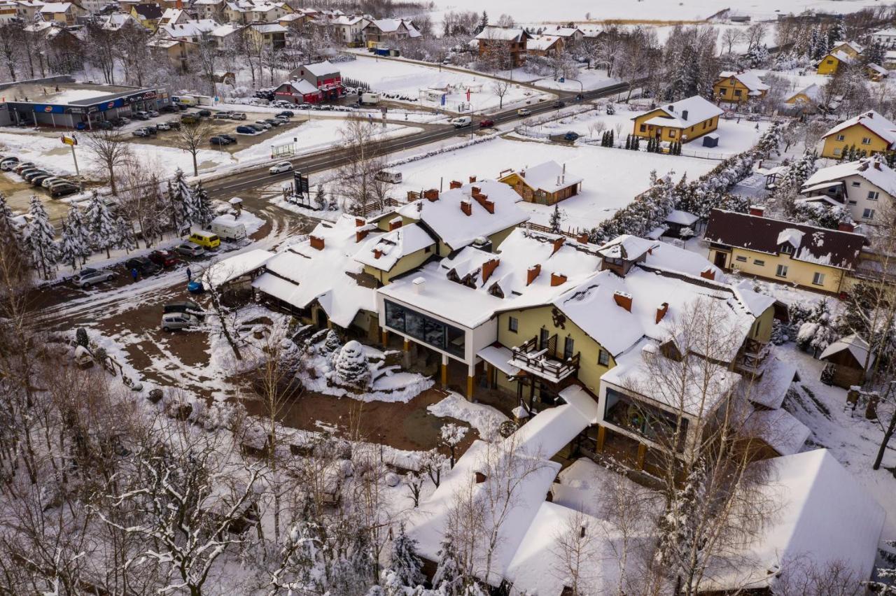 Hotel Restauracja Jas Wedrowniczek Rymanow Exterior photo